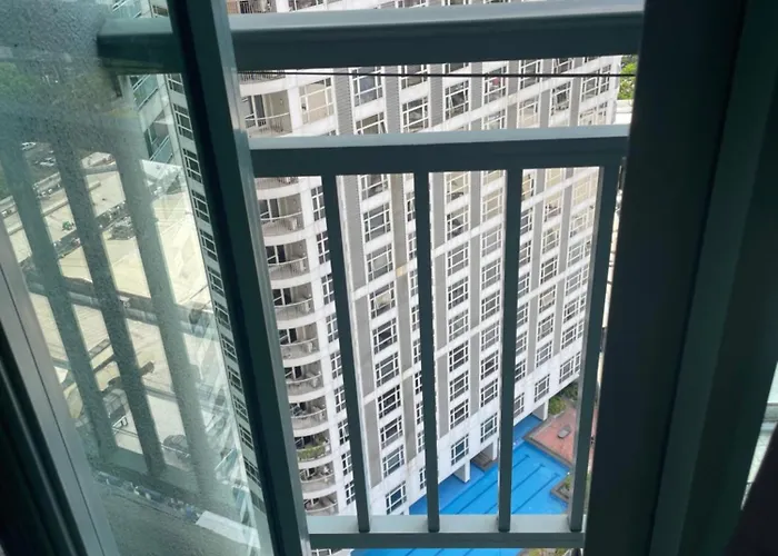 Soho Edsa Shaw Pool Front With Smart Tv *