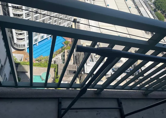 Soho Edsa Shaw Pool Front With Smart Tv