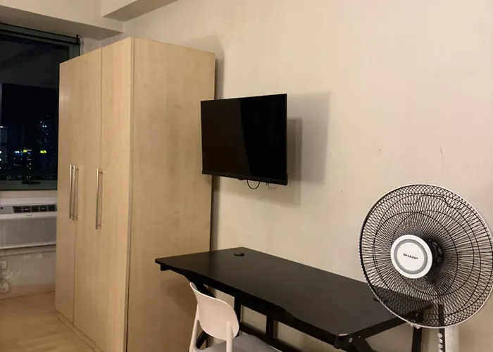 Soho Edsa Shaw Pool Front With Smart Tv *